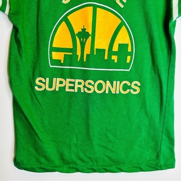 Basketball Shirt Mens Small Seattle SuperSonics Tee Single Stitch Memorabilia - Picture 3 of 16